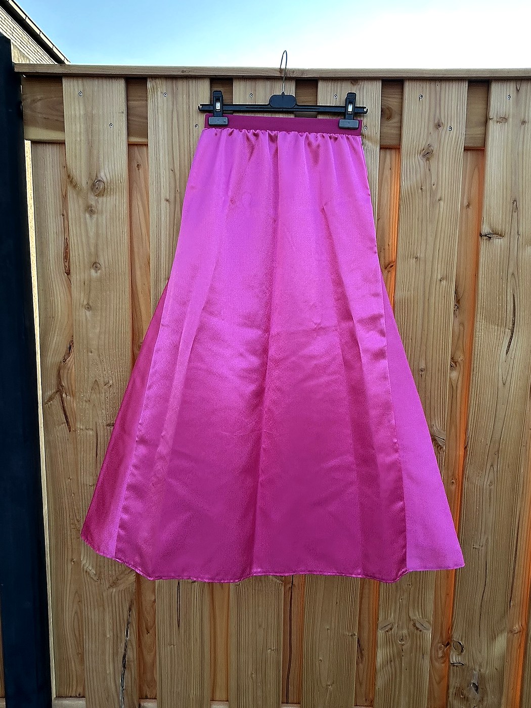 Roze satijnen showrok (3)